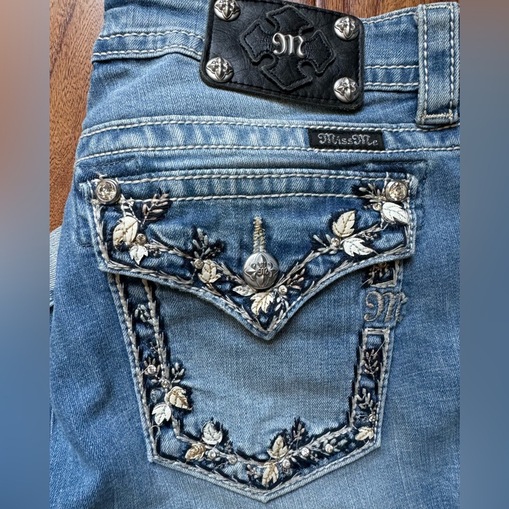 Miss Me Cuffed Capri Size 30